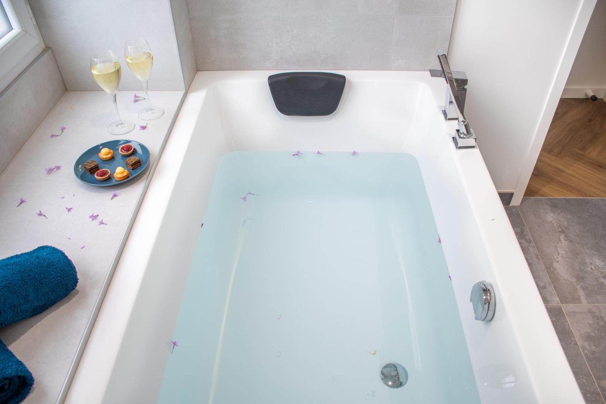 L'Appartement Des Ducs Avec Baignoire Double Nantes Dış mekan fotoğraf