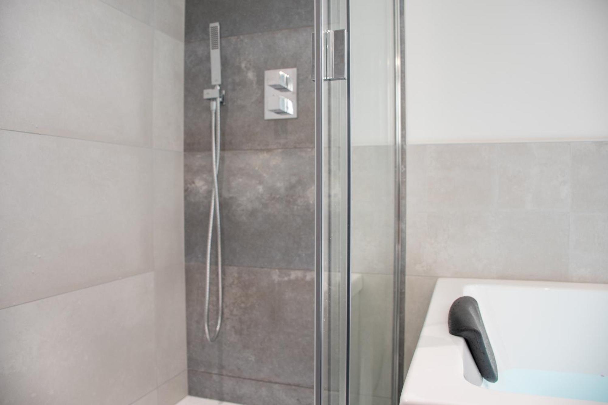L'Appartement Des Ducs Avec Baignoire Double Nantes Dış mekan fotoğraf